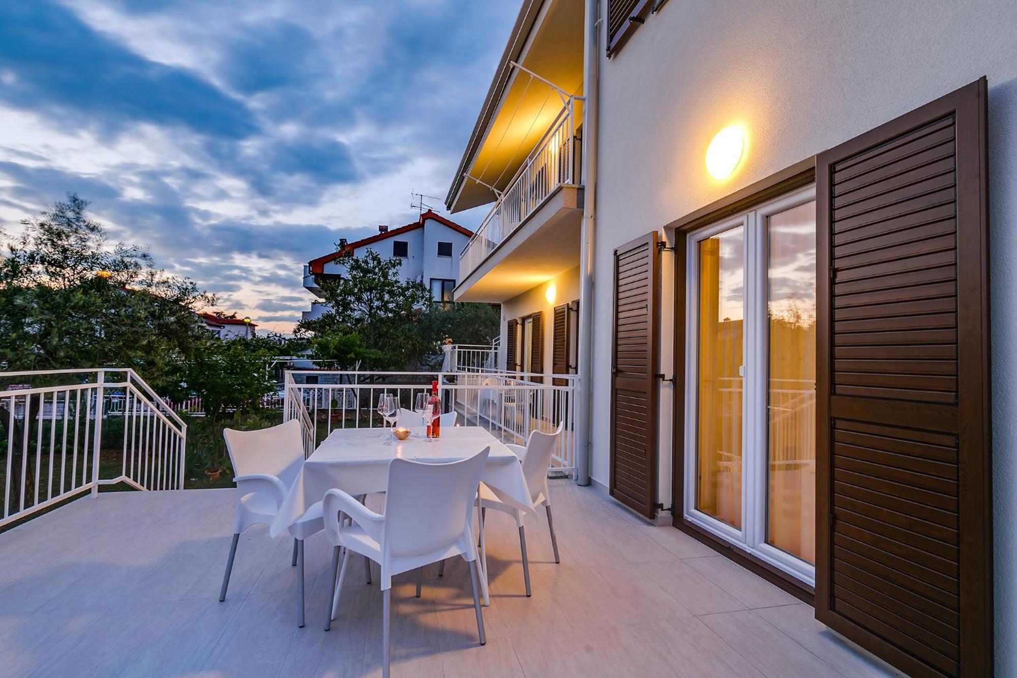 Residence Pical Porec Bagian luar foto